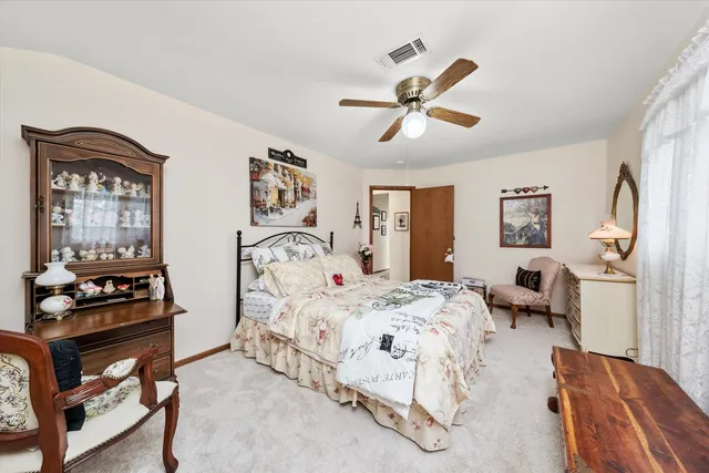 $539,900 | 10221 South Eleanor Avenue, Palos Hills, IL 60465