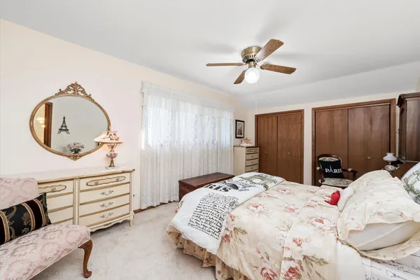 $499,900 | 10221 South Eleanor Avenue, Palos Hills, IL 60465