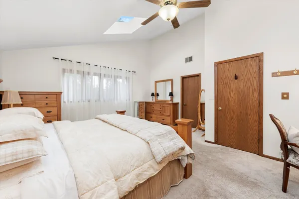 $499,900 | 10221 South Eleanor Avenue, Palos Hills, IL 60465