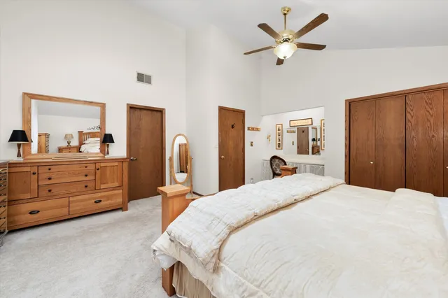 $539,900 | 10221 South Eleanor Avenue, Palos Hills, IL 60465