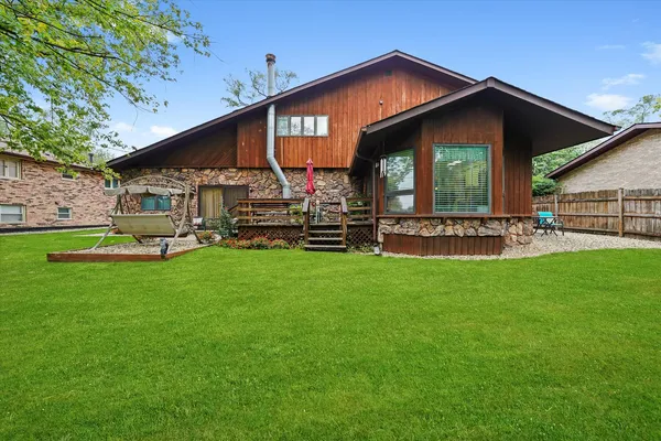 $499,900 | 10221 South Eleanor Avenue, Palos Hills, IL 60465