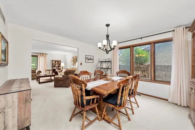 $539,900 | 10221 South Eleanor Avenue, Palos Hills, IL 60465