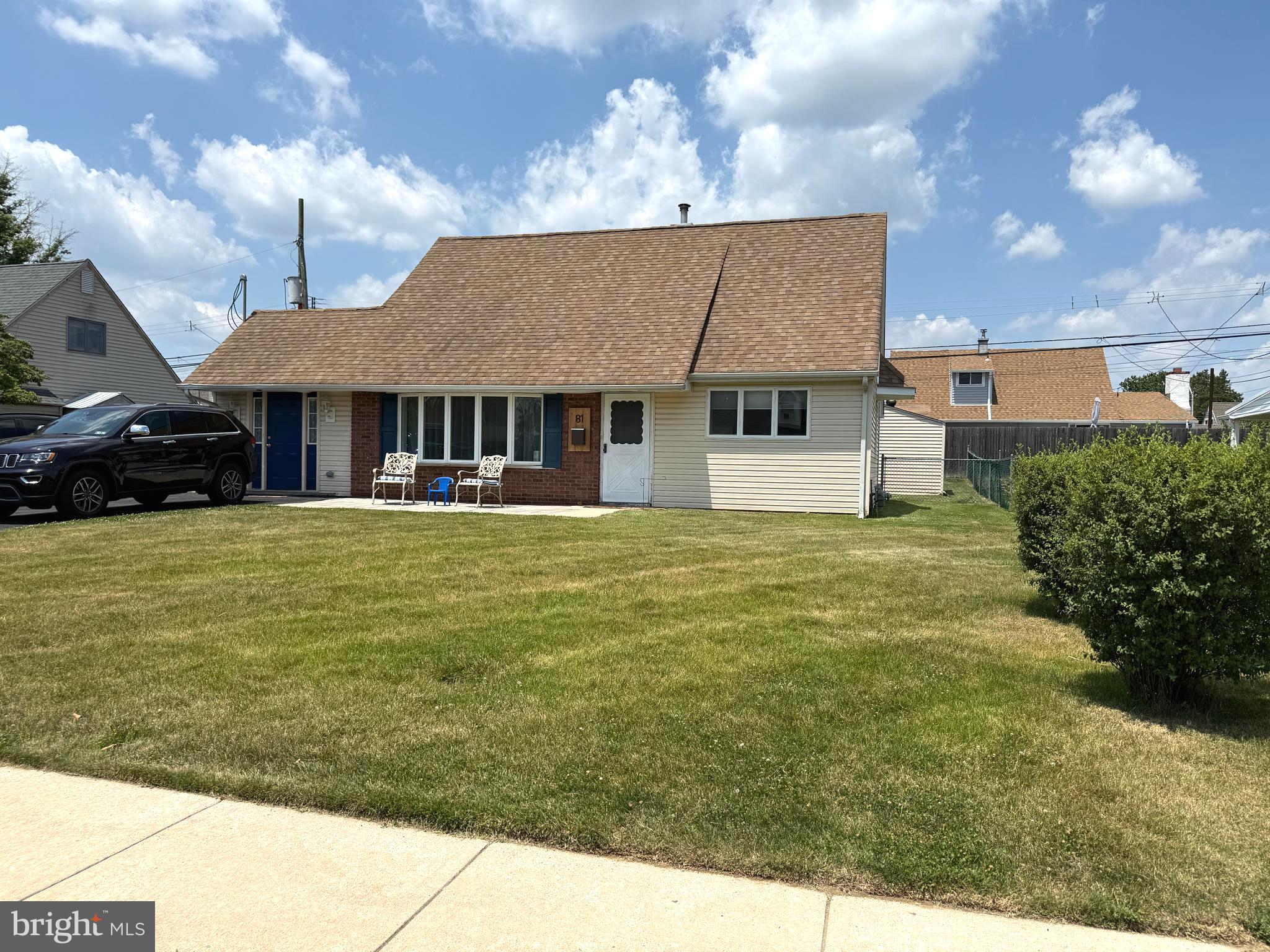 81 Queen Lily Road Levittown, PA 19057 - Photo 3 of 47