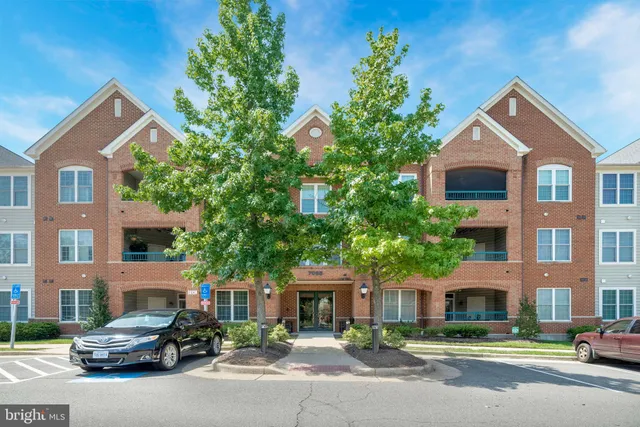 $410,000 | 7065 Heritage Hunt Drive, Unit 108, Gainesville, VA 20155