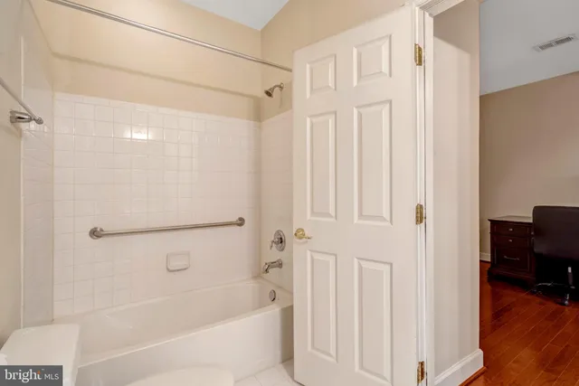 $410,000 | 7065 Heritage Hunt Drive, Unit 108, Gainesville, VA 20155