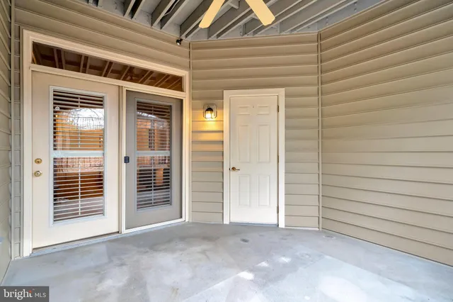 $410,000 | 7065 Heritage Hunt Drive, Unit 108, Gainesville, VA 20155