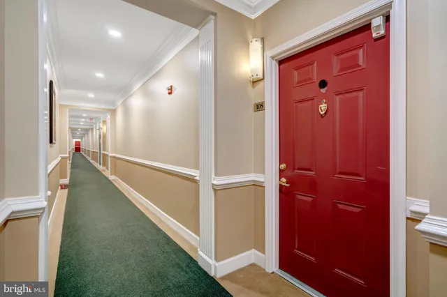 $410,000 | 7065 Heritage Hunt Drive, Unit 108, Gainesville, VA 20155