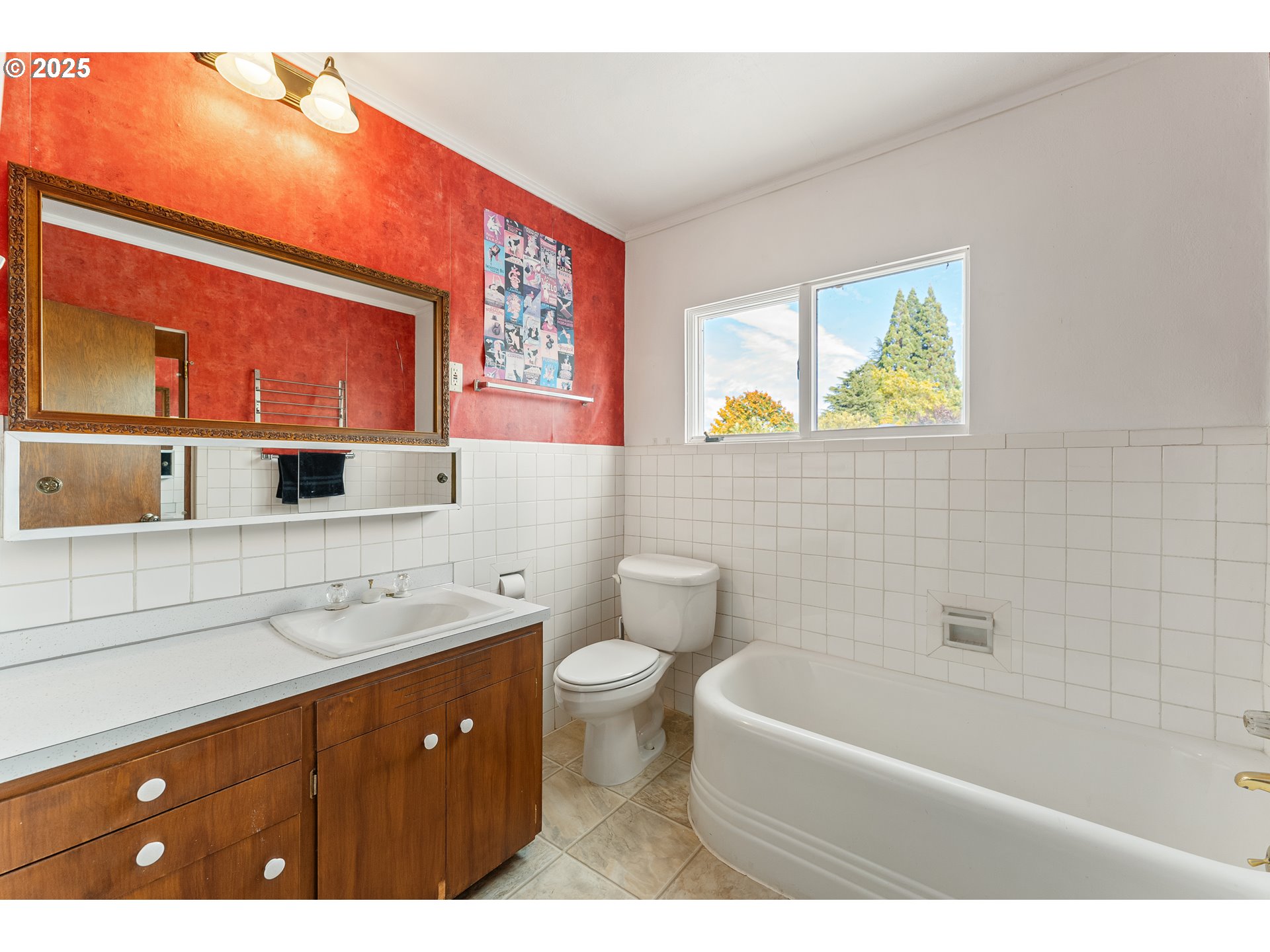 2755 D Street Northeast Salem, OR 97301 - Photo 13 of 36 Bathroom