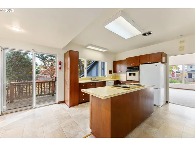 $475,000 | 2755 D Street Northeast, Salem, OR 97301