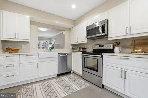 $395,000 | 11719 Summer Oak Drive, Germantown, MD 20874