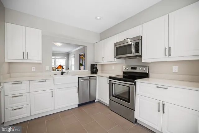 $395,000 | 11719 Summer Oak Drive, Germantown, MD 20874