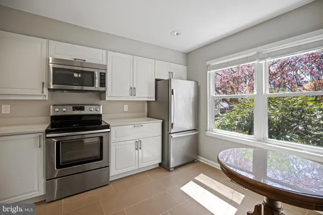 $395,000 | 11719 Summer Oak Drive, Germantown, MD 20874