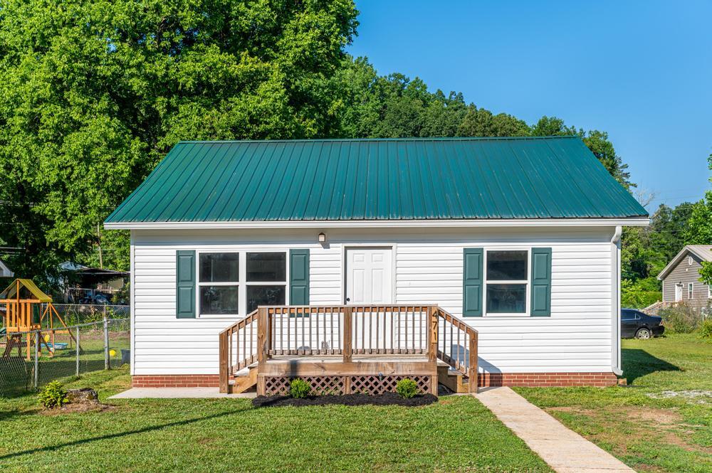 471 Idaho Avenue Dayton, TN 37321 - Photo 2 of 26 2023_06_June_471_Idaho_Ave_0002