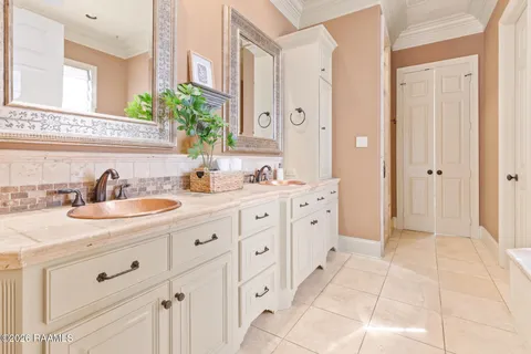 $715,000 | 203 Greystone Place, Lafayette, LA 70503