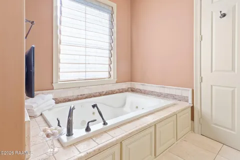 $715,000 | 203 Greystone Place, Lafayette, LA 70503