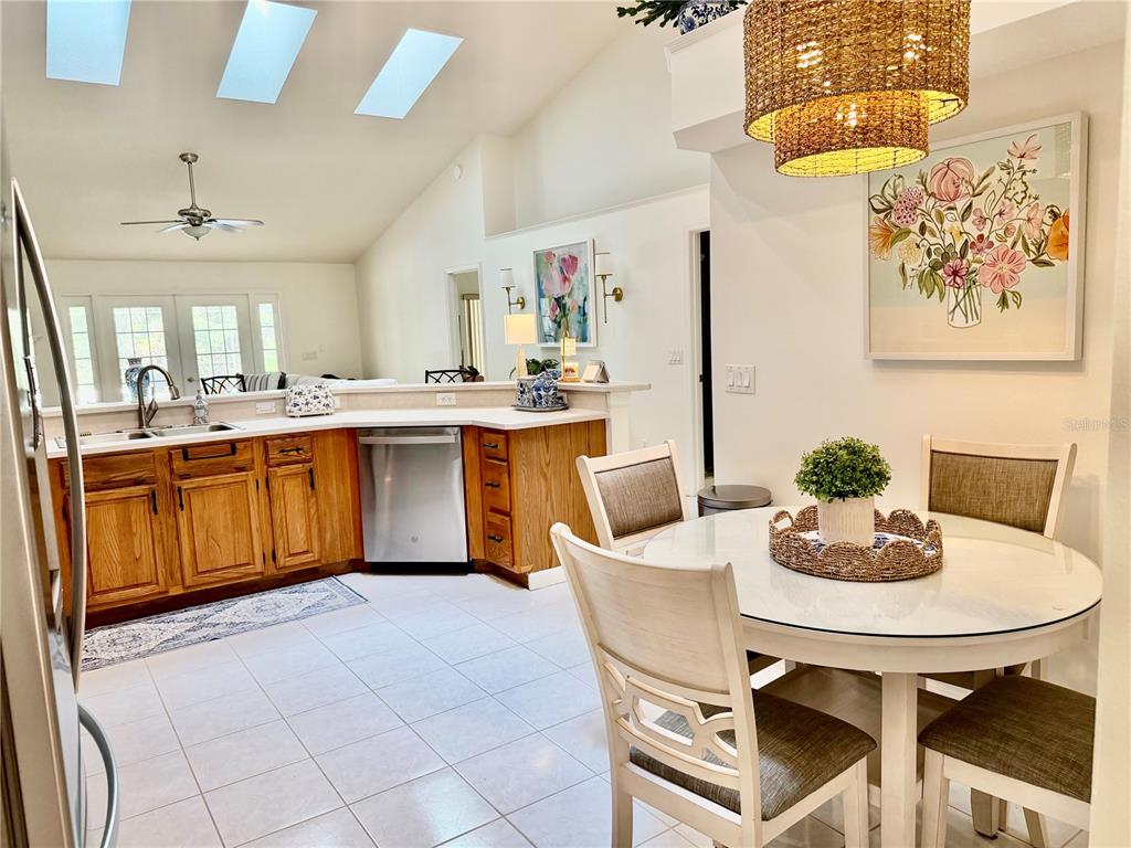 2168 Inverness Court Oviedo, FL 32765 - Photo 12 of 37