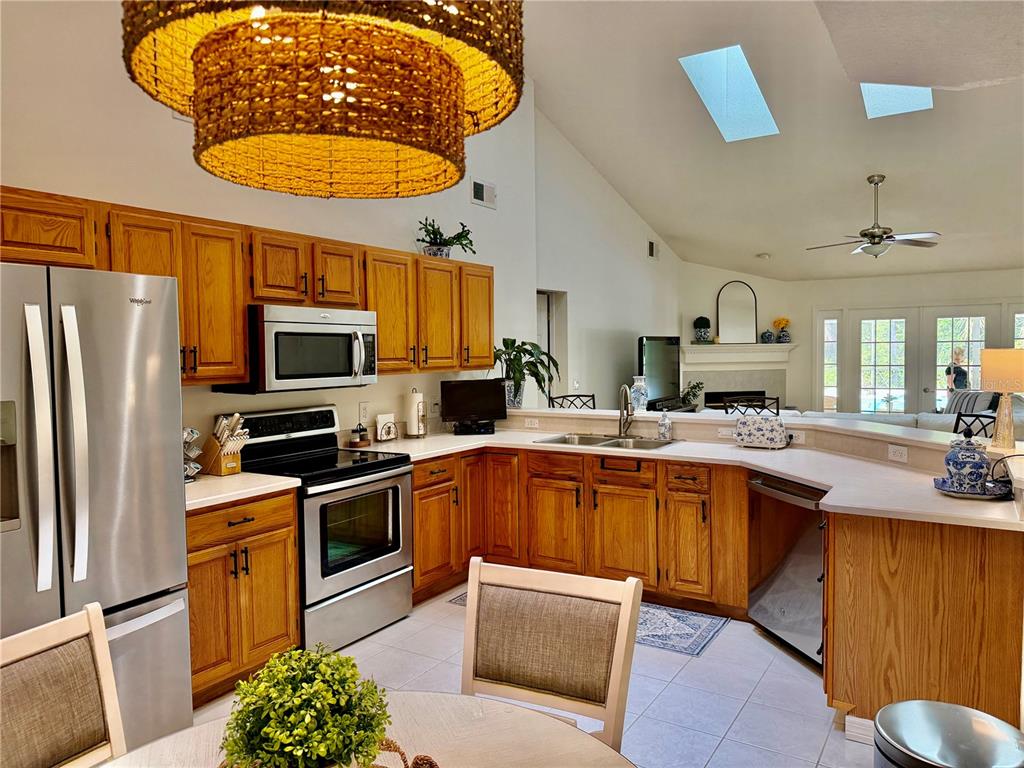 2168 Inverness Court Oviedo, FL 32765 - Photo 13 of 37
