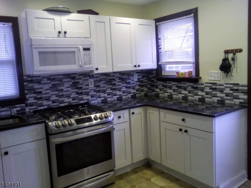 92 Oak Street Bridgewater, NJ 08807 - Photo 9 of 11