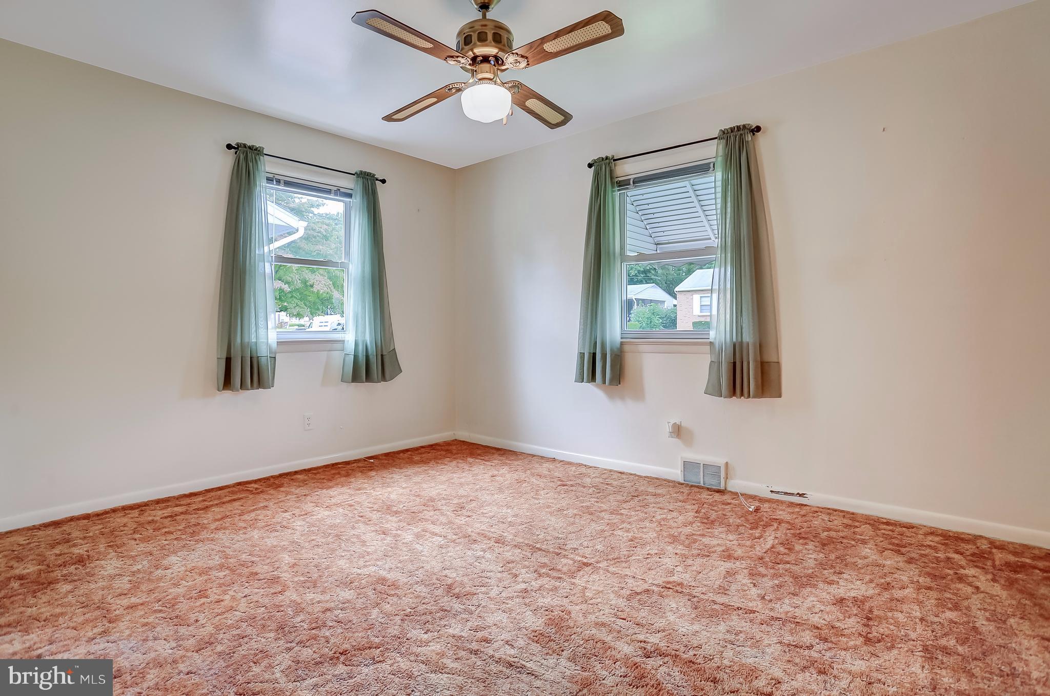 220 Nottingham Road Hagerstown, MD 21740 - Photo 20 of 30 Bedroom 2