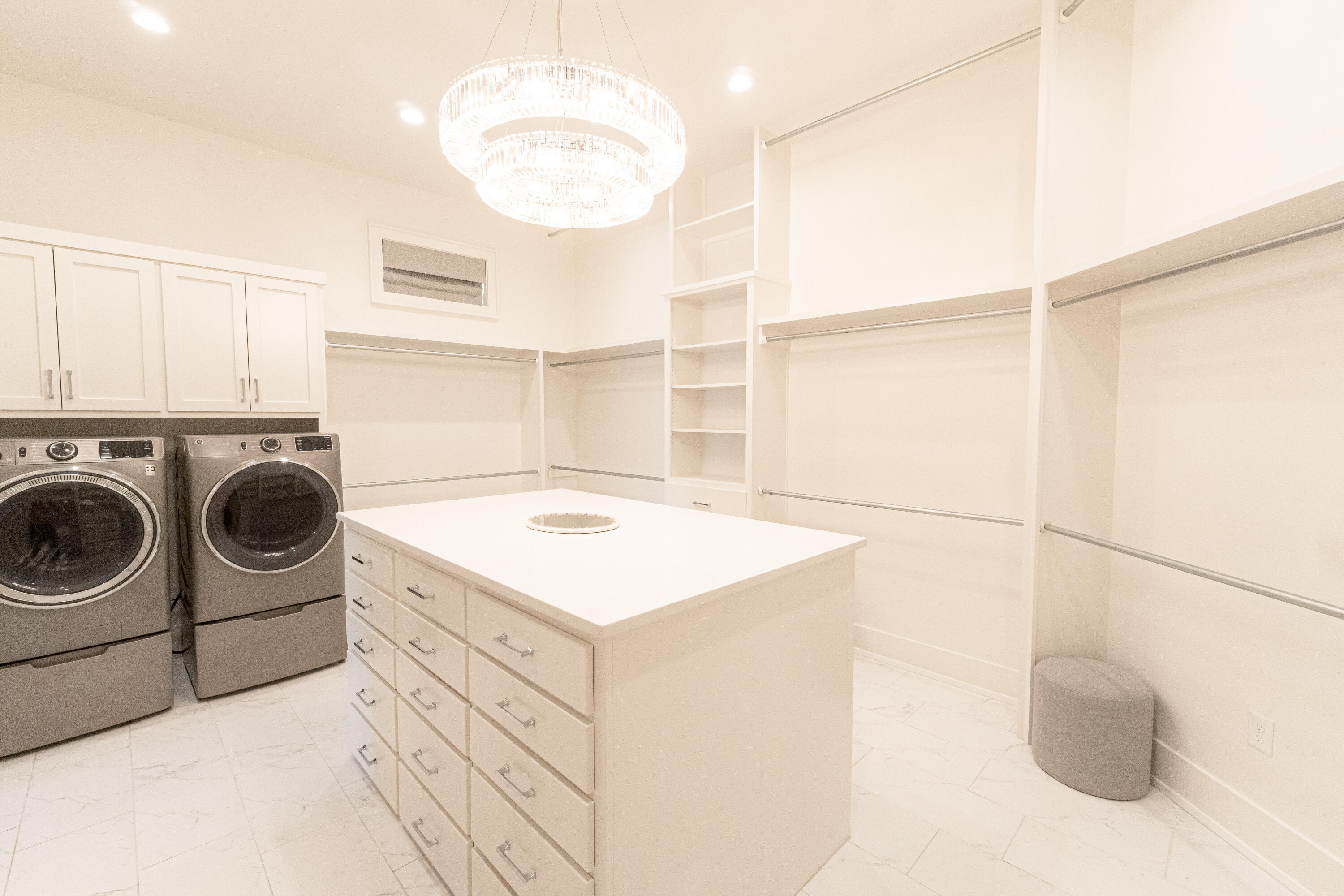 4821 119th Place Lubbock, TX 79424 - Photo 53 of 77 a utility room with dryer and washer