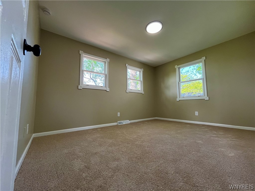 2554 Niagara Road Niagara Falls, NY 14304 - Photo 22 of 27