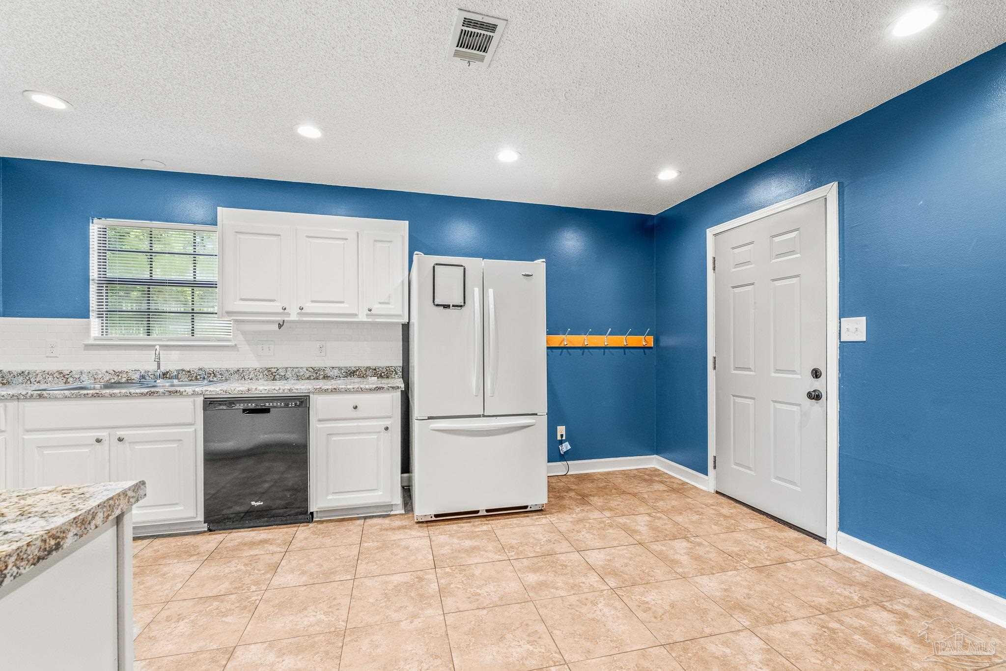 7720 Jansen Road Pensacola, FL 32526 - Photo 5 of 40