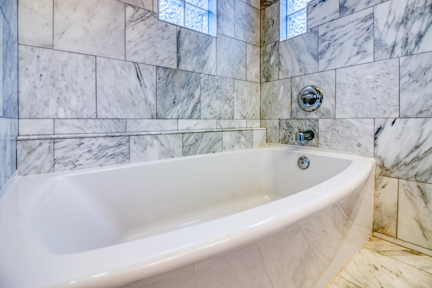 137 Pritchard Road Miramar Beach, FL 32550 - Photo 20 of 25 a bathroom with a bathtub