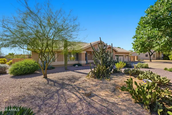 $660,000 | 125 East Blue Eagle Lane, Phoenix, AZ 85086