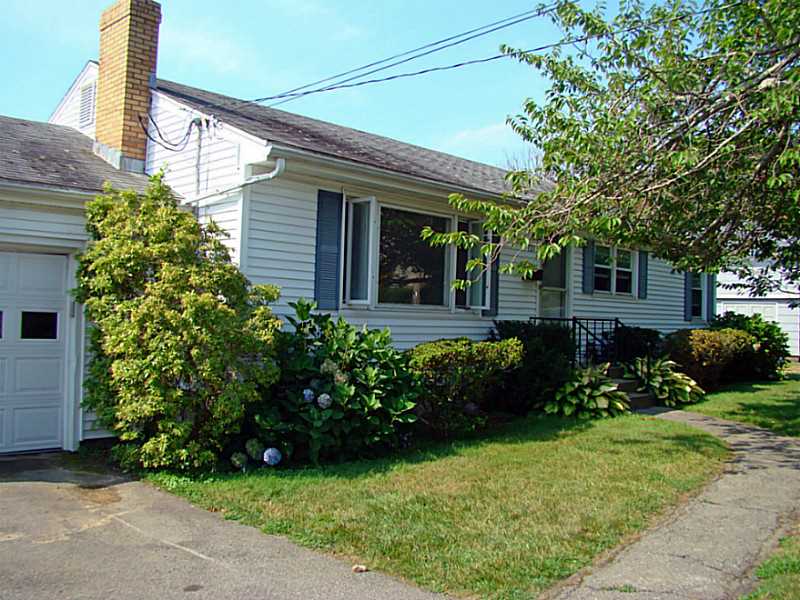 121 Ruggles Avenue Newport, RI 02840 - Photo 1 of 25 Exterior Front.