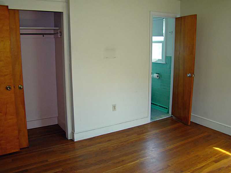 121 Ruggles Avenue Newport, RI 02840 - Photo 17 of 25 Master Bedroom.