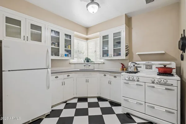 $540,000 | 931 West MacKenzie Drive, Phoenix, AZ 85013
