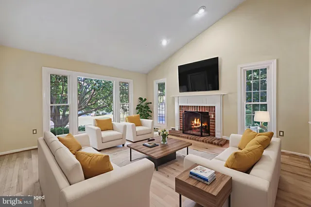 $1,025,000 | 15313 Surrey House Way, Centreville, VA 20120