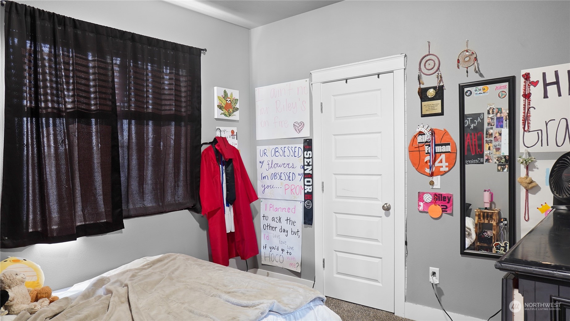 1300 E Mount Othello, WA 99344 - Photo 11 of 36 a view of walk in closet with clothes