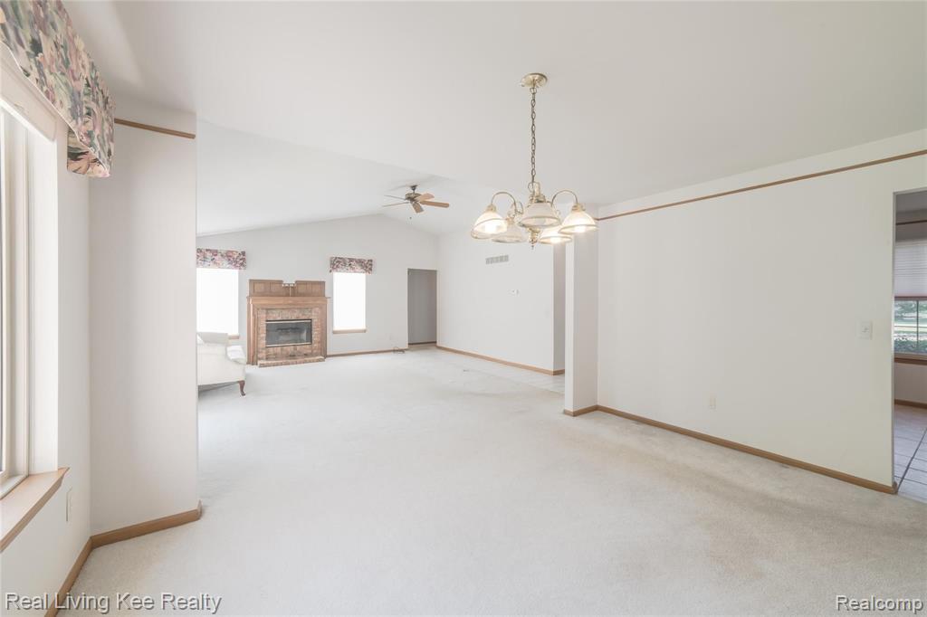 1242 Ruby Avenue Rochester Hills, MI 48309 - Photo 10 of 35