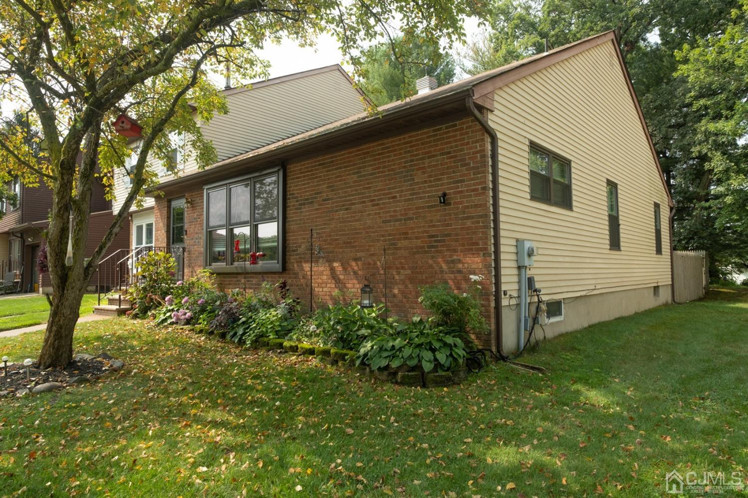 14 Pendleton Place Old Bridge, NJ 08857 - Photo 41 of 48 Front Right, Close Up