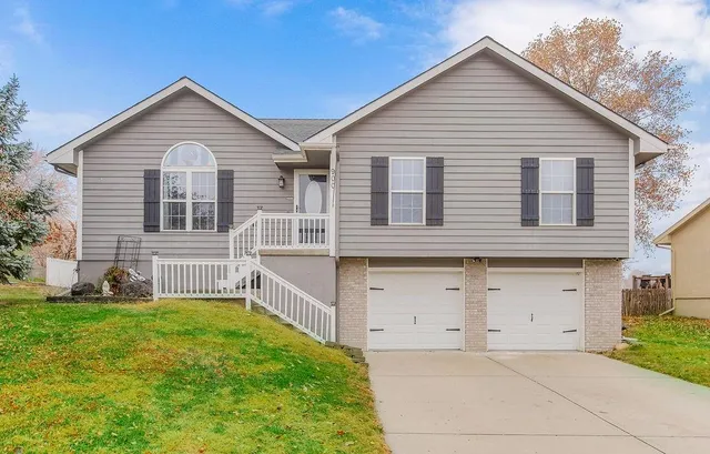 $335,000 | 900 Northeast 194 Terrace, Smithville, MO 64089