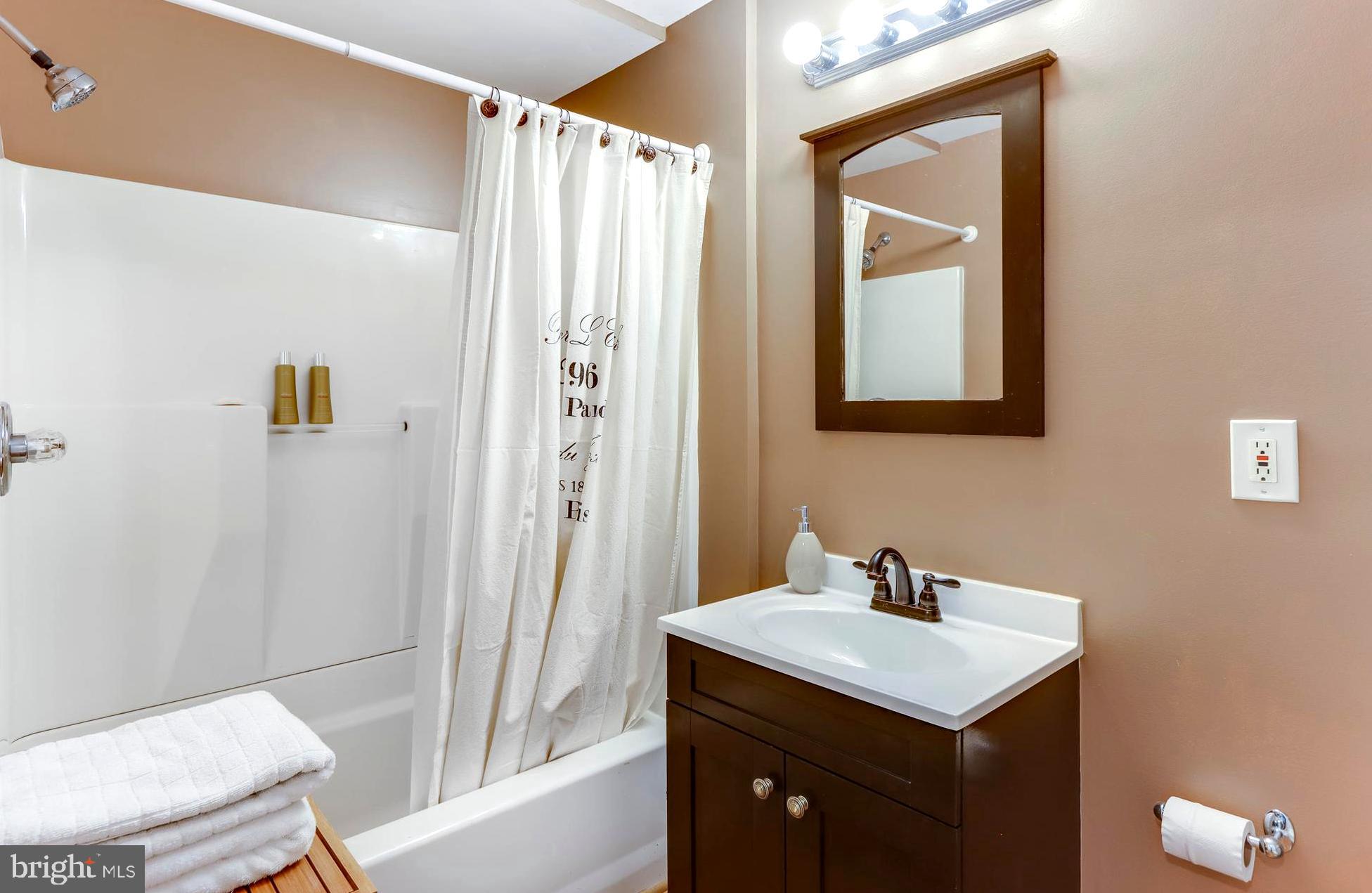 1559 Comanche Road Arnold, MD 21012 - Photo 40 of 44 Attractively Appointed Lower Level Full Bath