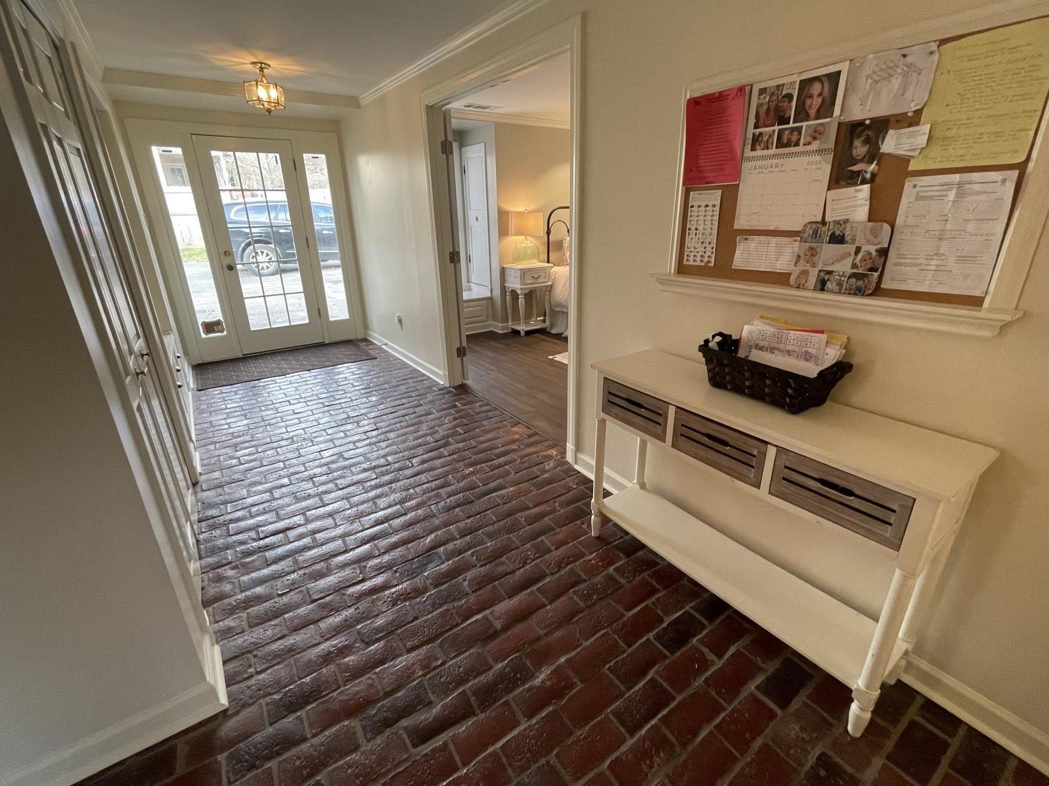434 Colonial Road Memphis, TN 38117 - Photo 18 of 23 a hallway with a bed and a window
