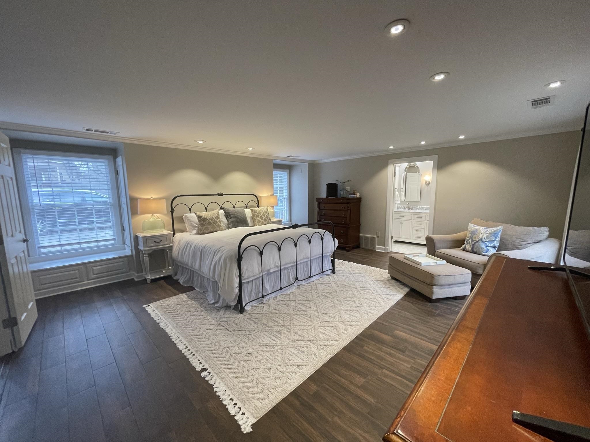 434 Colonial Road Memphis, TN 38117 - Photo 20 of 23 a bedroom with a bed and window
