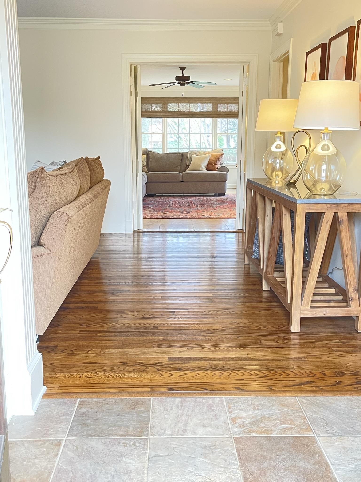 434 Colonial Road Memphis, TN 38117 - Photo 5 of 23 a view of a living room