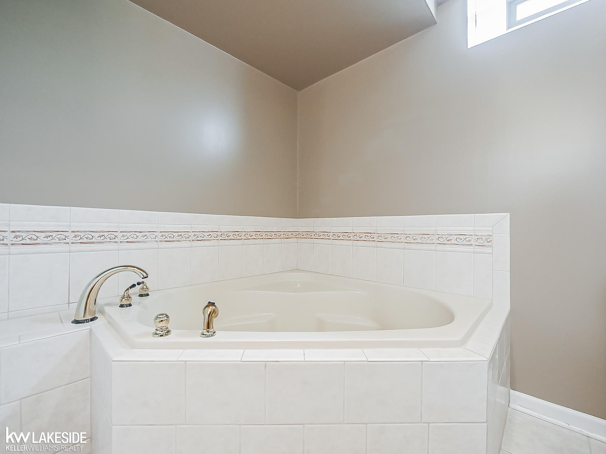 2058 Reagan Drive Rochester Hills, MI 48309 - Photo 46 of 68