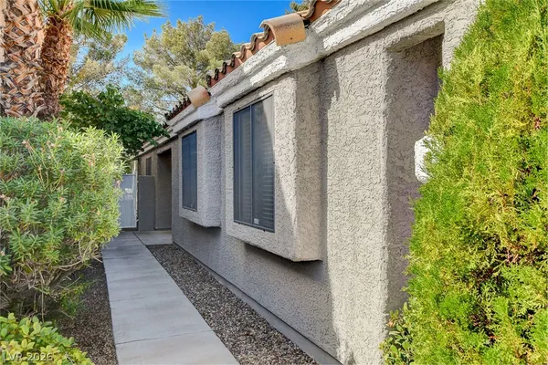 $2,045 | 2837 Autumn Haze Lane, Las Vegas, NV 89117