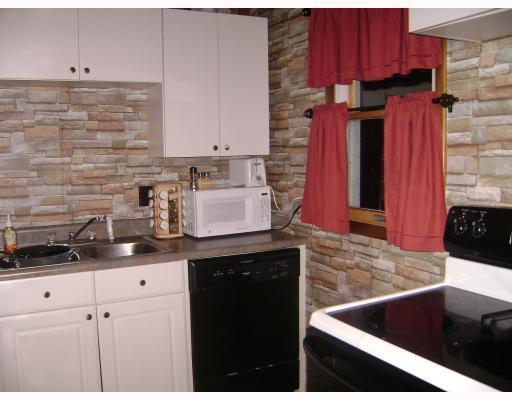 153 Mountainview Road Acme, PA 15610 - Photo 4 of 8 Kitchen.