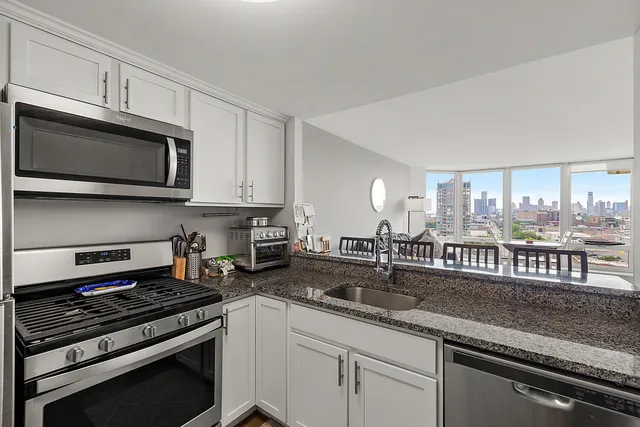 $2,095 | 250 East Harbortown Drive, Unit 1102, Detroit, MI 48207