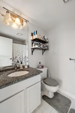 $2,095 | 250 East Harbortown Drive, Unit 1102, Detroit, MI 48207