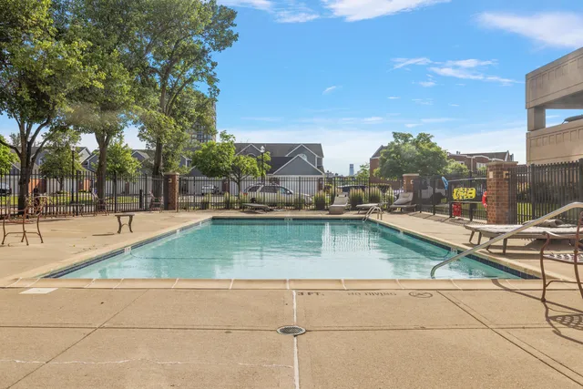 $2,095 | 250 East Harbortown Drive, Unit 1102, Detroit, MI 48207