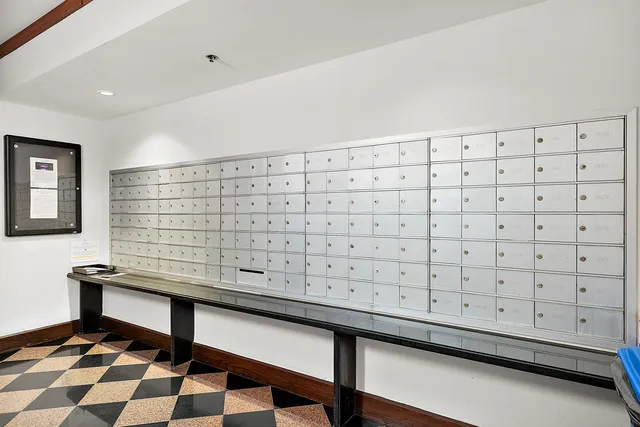 $2,095 | 250 East Harbortown Drive, Unit 1102, Detroit, MI 48207