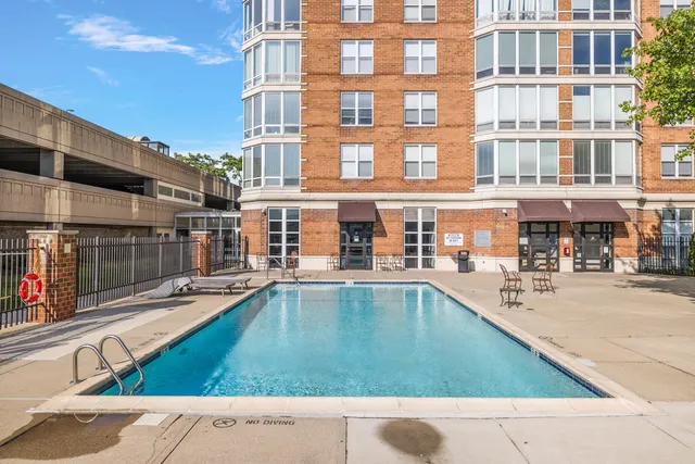 $2,095 | 250 East Harbortown Drive, Unit 1102, Detroit, MI 48207