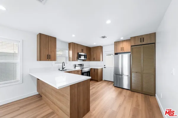 $3,395 | 1258 Mariposa Street, Unit E, Glendale, CA 91205