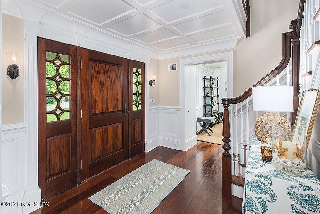 27 Leeward Lane Riverside, CT 06878 - Photo 5 of 38 a living room with wooden floor and furniture